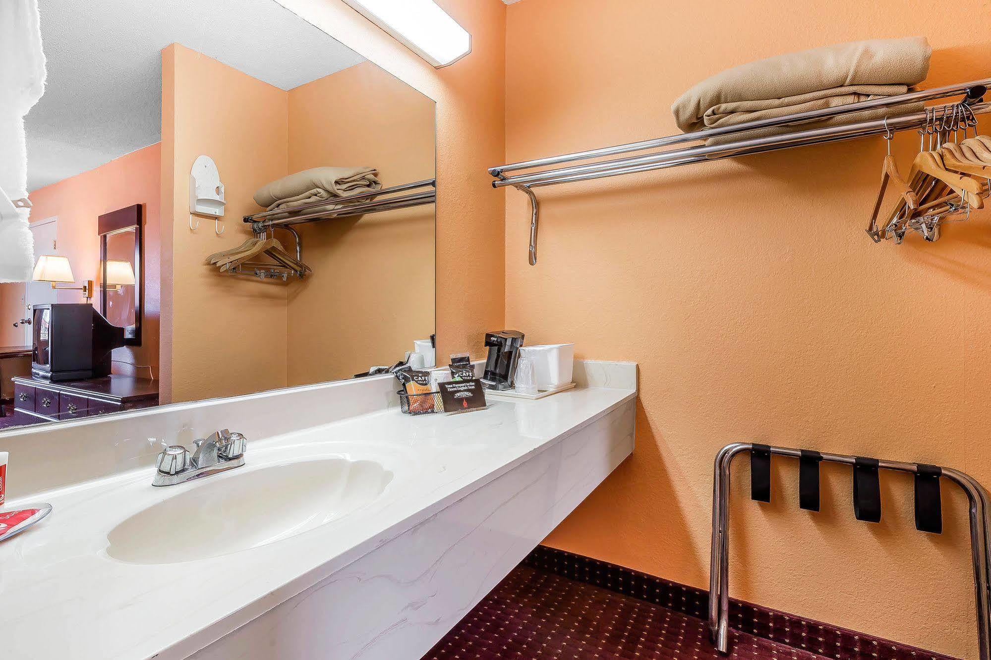 Econolodge Lavonia Екстериор снимка